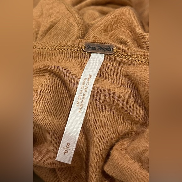 Free People Bittersweet cold shoulder tee small tan - Picture 4 of 9